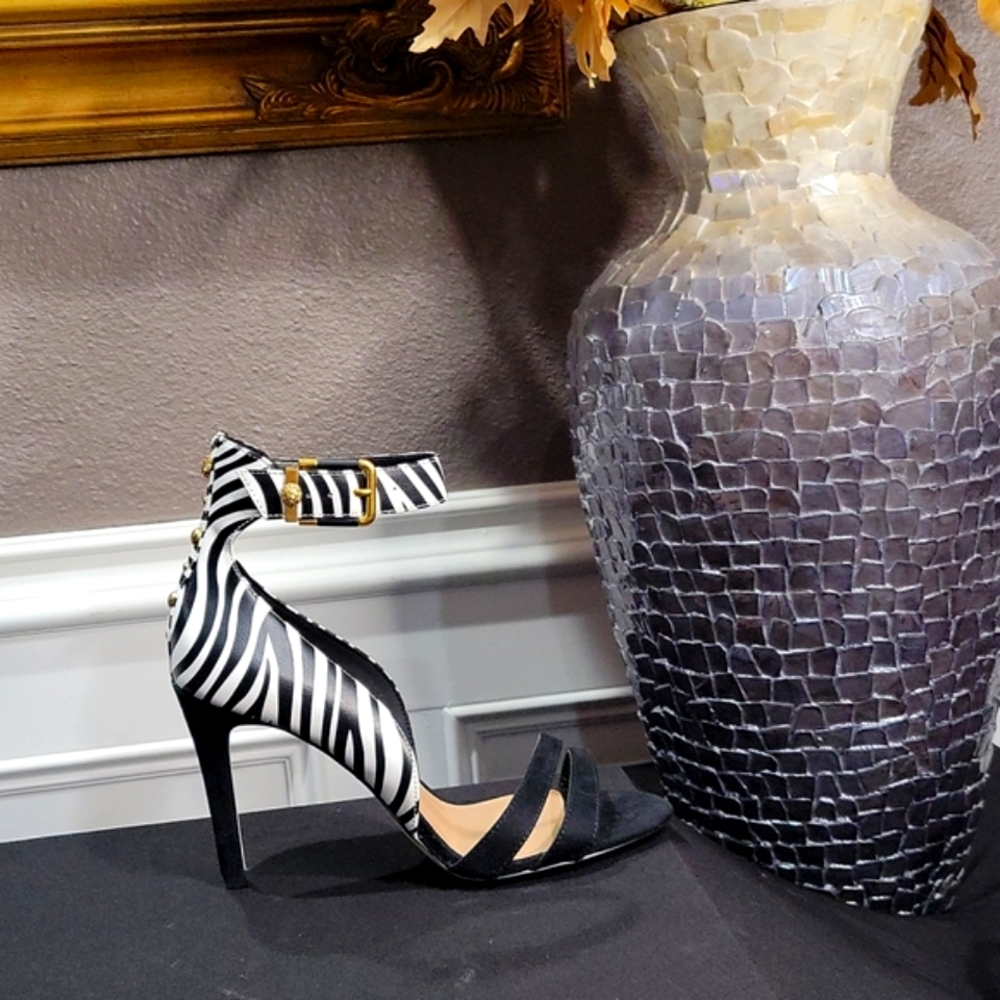 Lion King Edition B&W Stripes Open Toes by Call it Spring